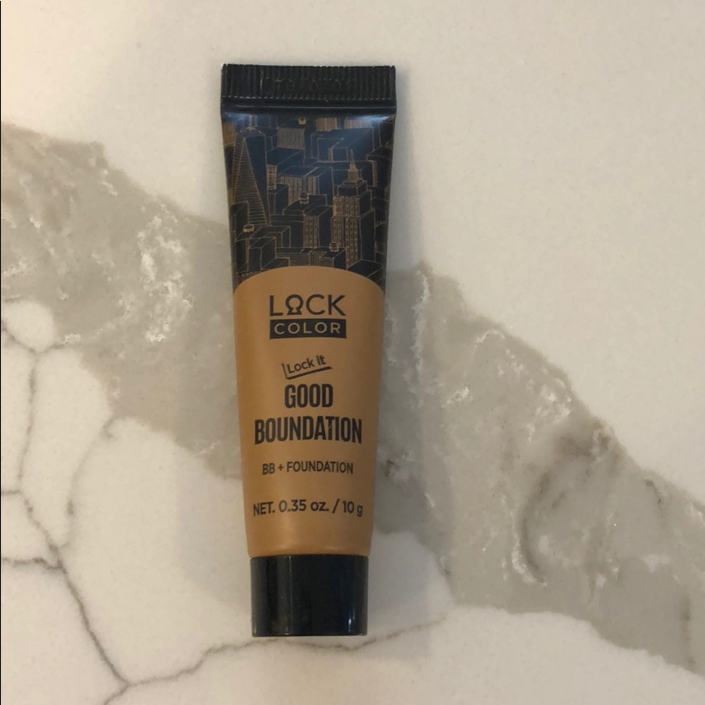 🌸5/$25🌸 Lock Color good foundation bb in coffee